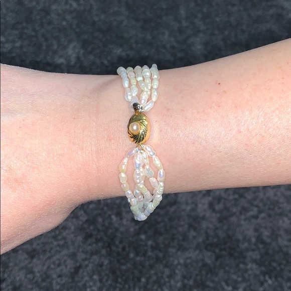 Multi-strand fresh water pearl bracelet - Picture 1 of 4